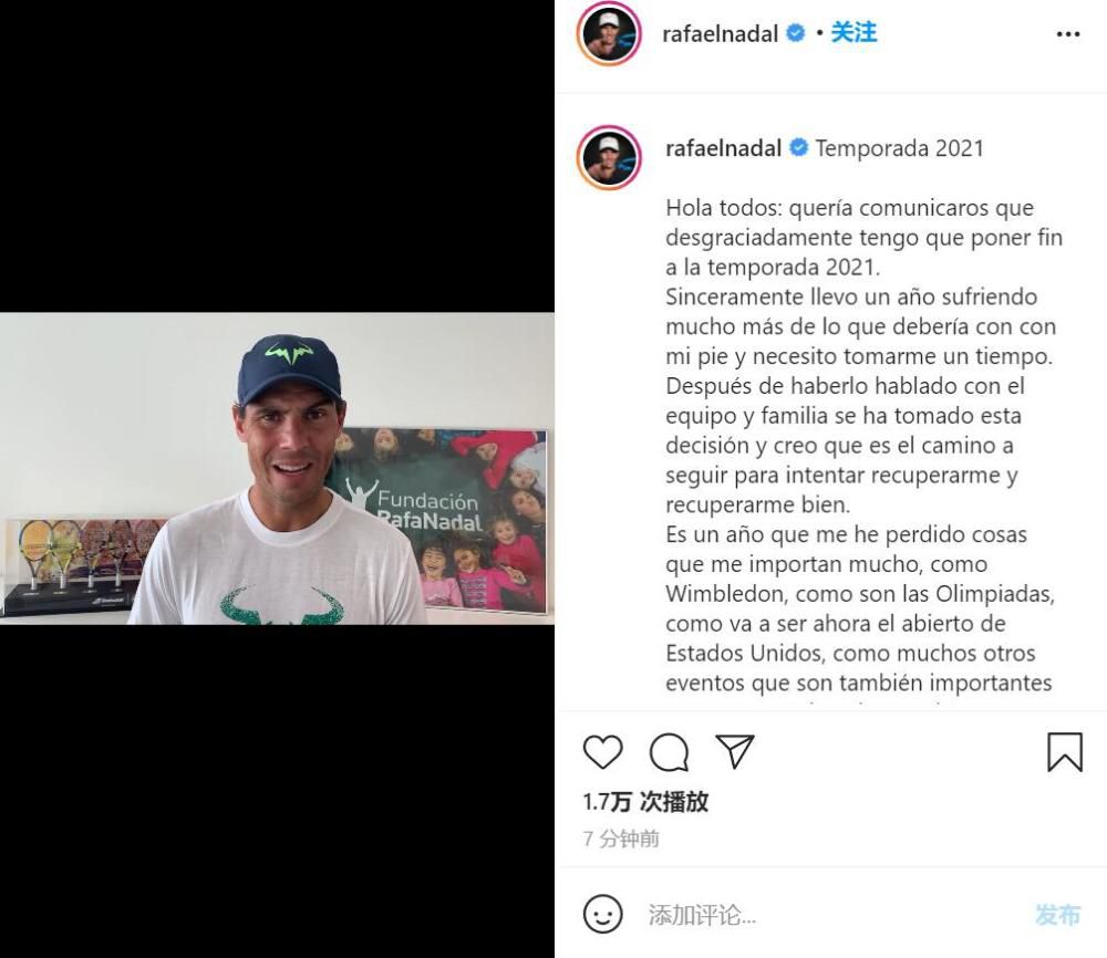 打开之后，他发现手提箱的内部，装着的是一个制作极其精美考究的木质盒子，而盒子正上方，竟然印着百达翡丽的英文商标。